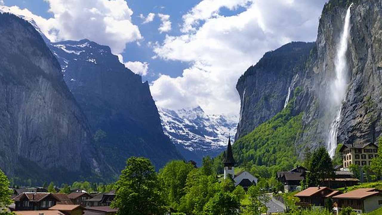 Syifa Hadju Dilamar El Rumi di Tempat Impiannya, Lauterbrunnen Swiss Jadi Saksi Momen Romantis